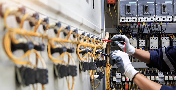 Professional Electrician technician working in New Haven, CT